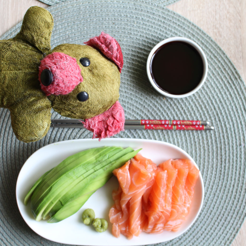  Salmon sashimi